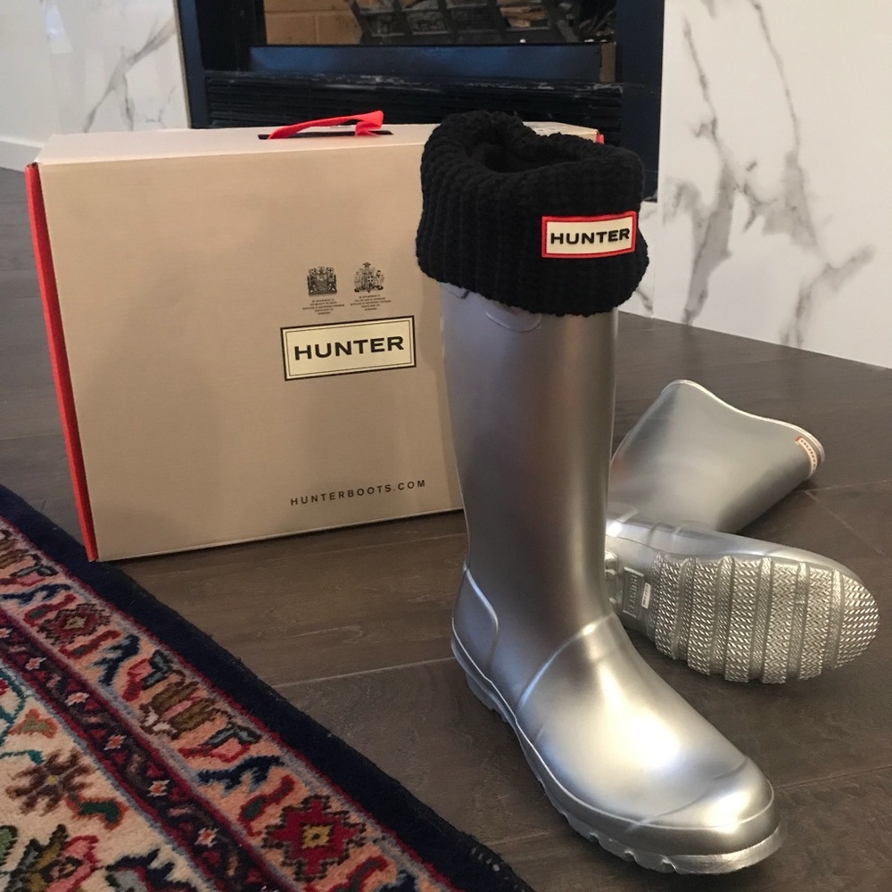 Hunter kids black sock liners size XL 4-6K